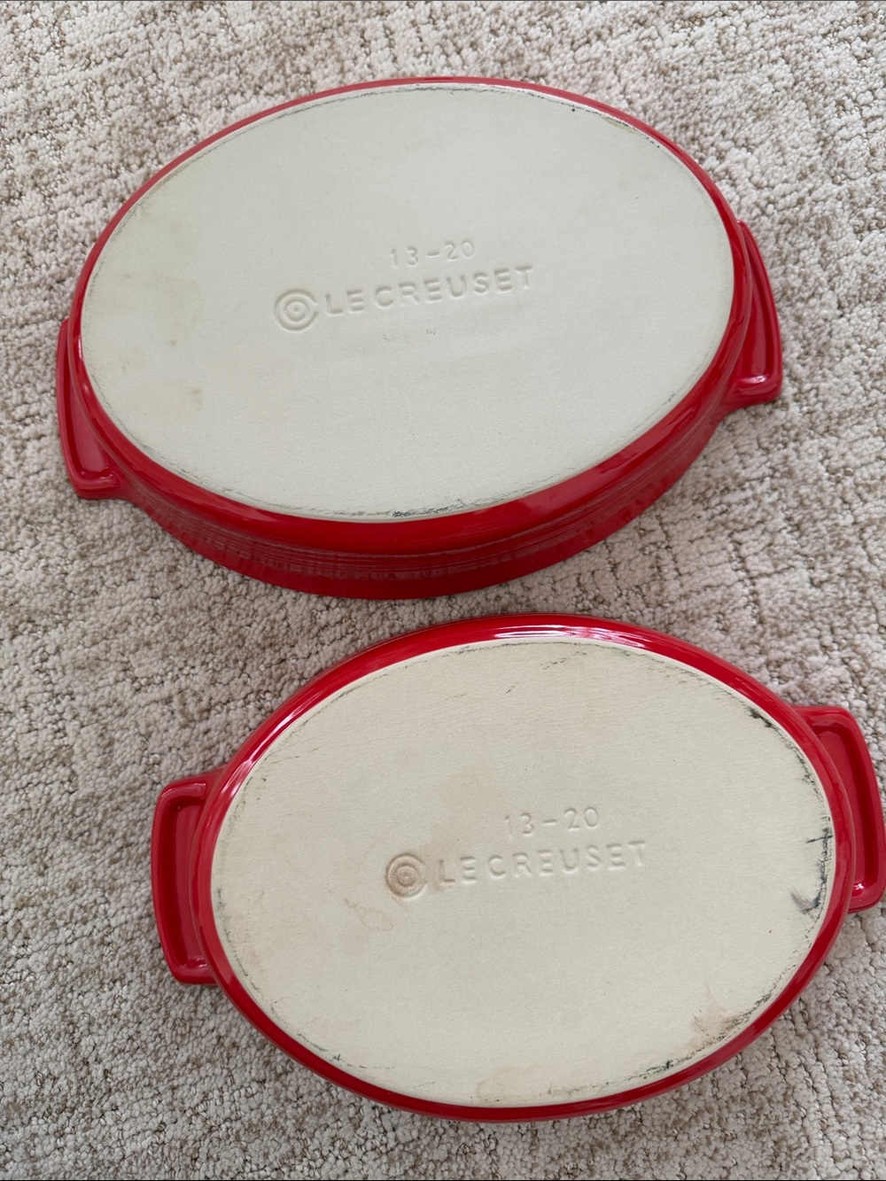 Le Creuset stoneware set of 2 Dune Oval dishes. 12.5/11.25 - Picture 3 of 3
